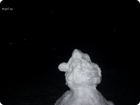 снеговик в великих луках рядом с пятой школой
