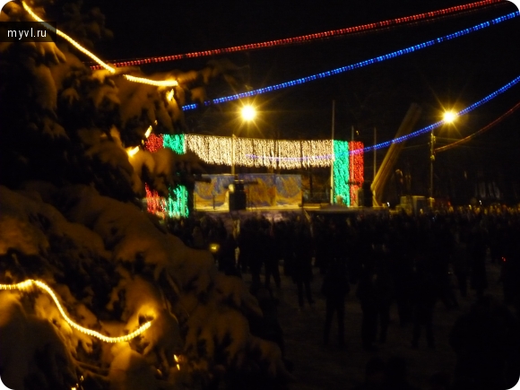 Открытие елки 26 декабря 2010 года в Великих Луках
